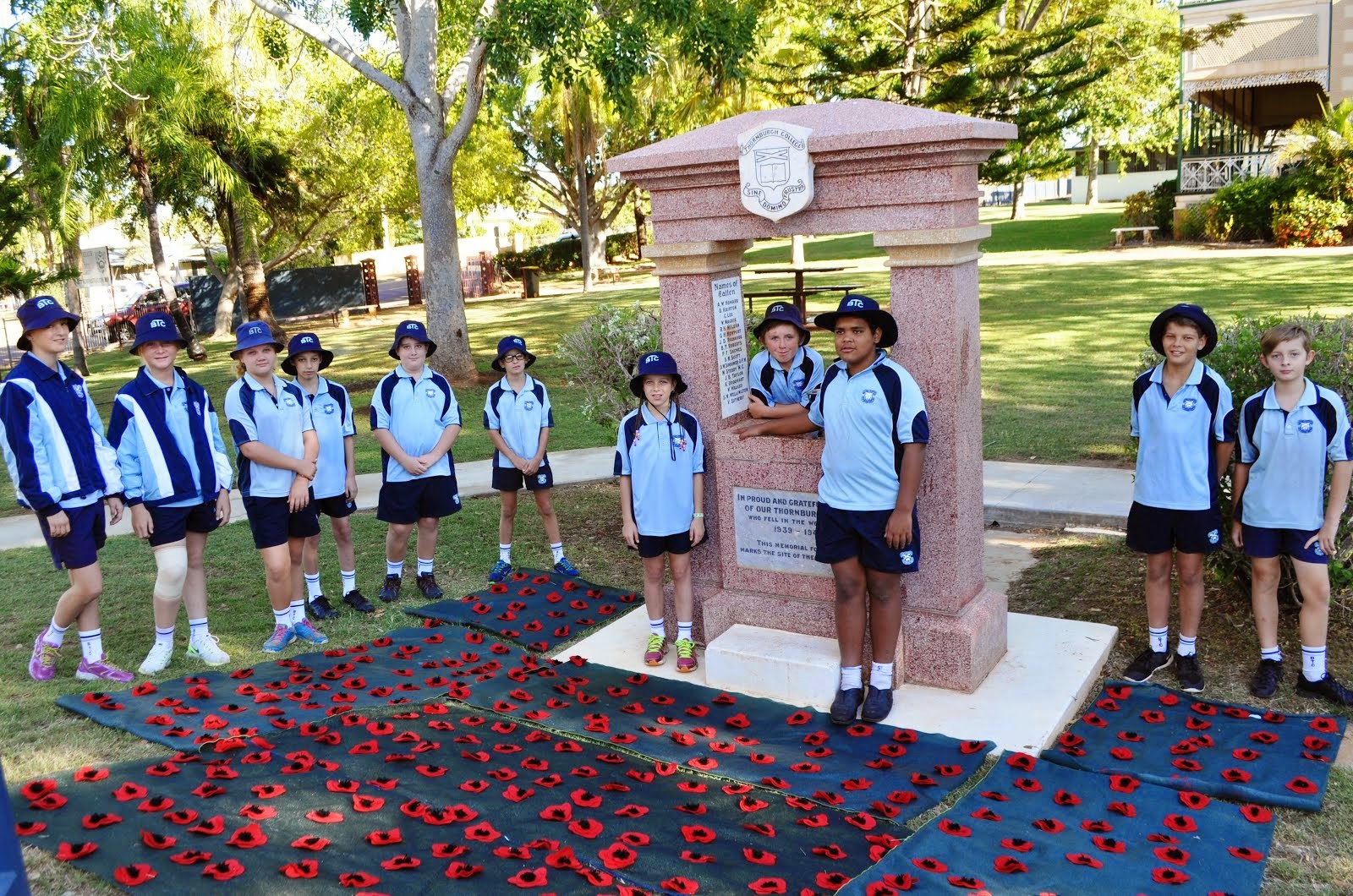 Yr 6 Students Admire Junior School Anzac Commemorations