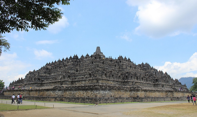 Contoh Teks Deskripsi Bahasa Jawa Tentang Candi Borobudur