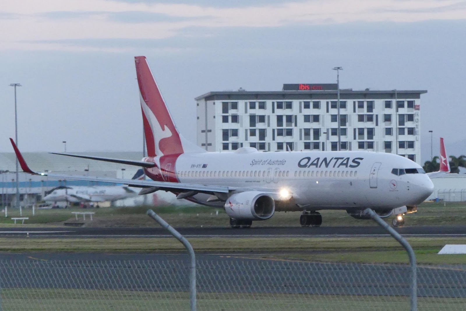Central Queensland Plane Spotting Some Photos of Qantas Airways Boeing B737800 VHVYI at Central Queensland Plane Spotting Some Photos of Qantas Airways Boeing B737800 VHVYI at