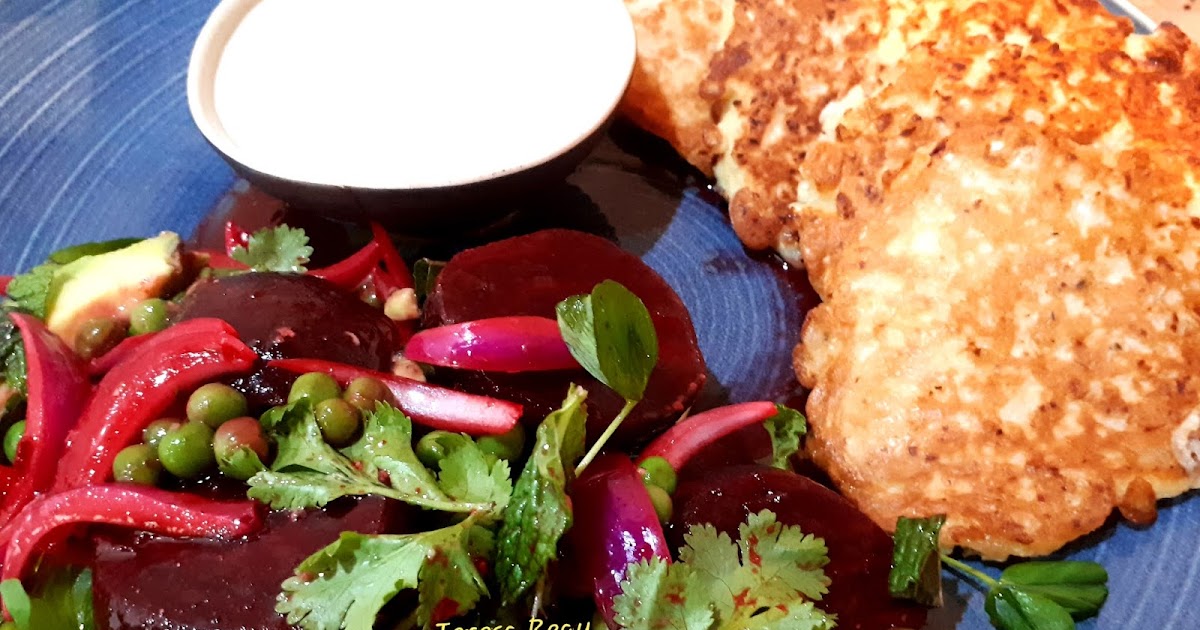 CAULIFLOWER FRITTERS WITH HERBED YOGHURT DRESSING