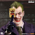Wajah Kegilaan Joker dalam Action Figure