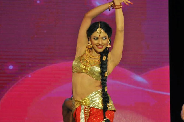 Pooja Kumar Dancing Stills At Telugu Movie Audio Launch 31