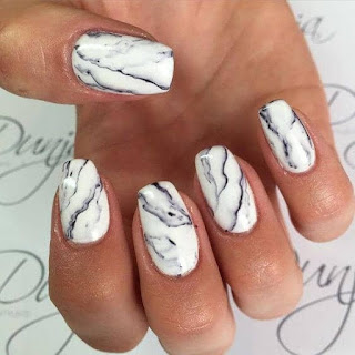 acrylic nails white