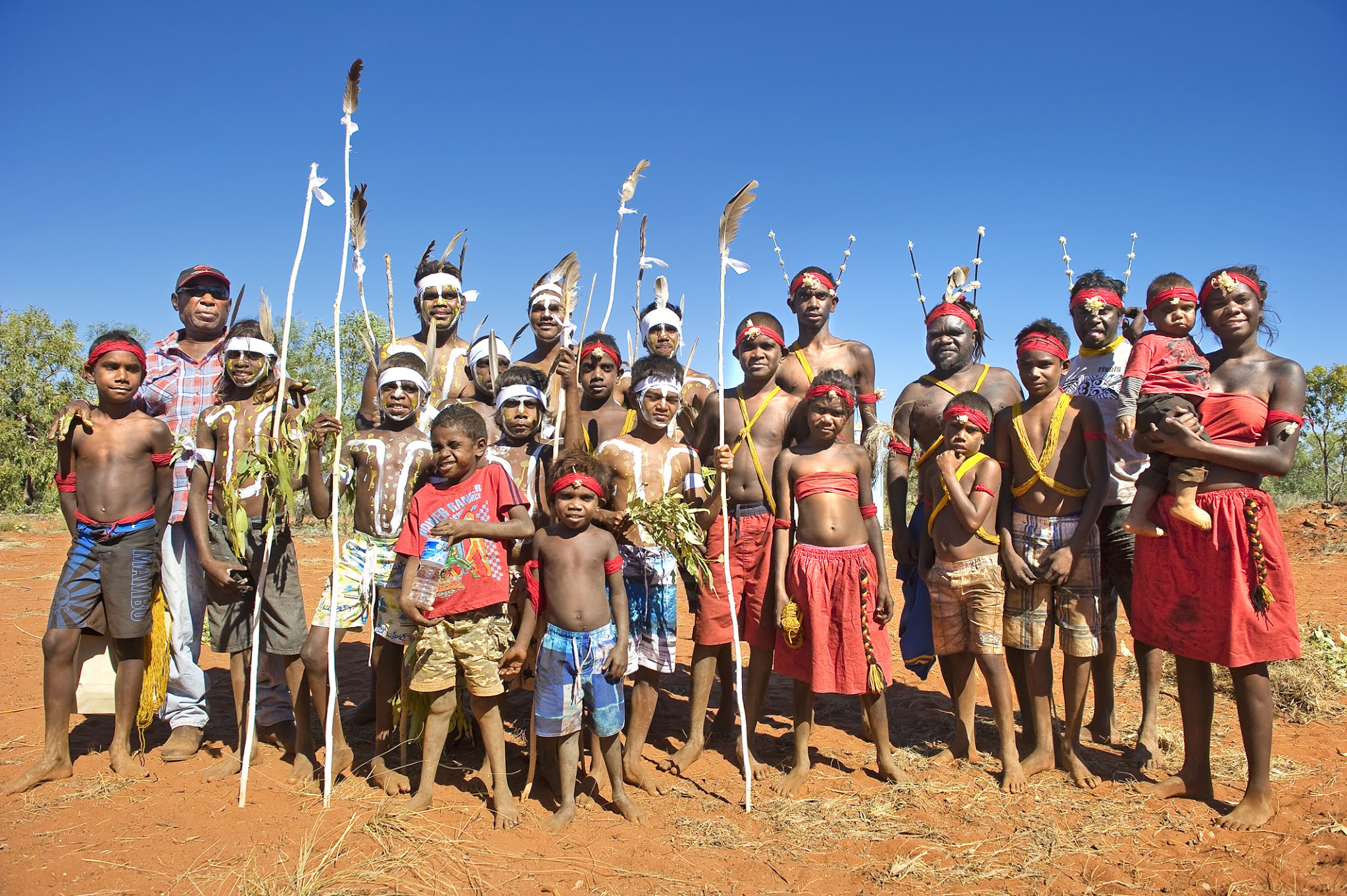 Tribe people. Коренные аборигены Австралии. Коренной народ Австралии. Бушмены Австралии. Бушмены народ Австралии.