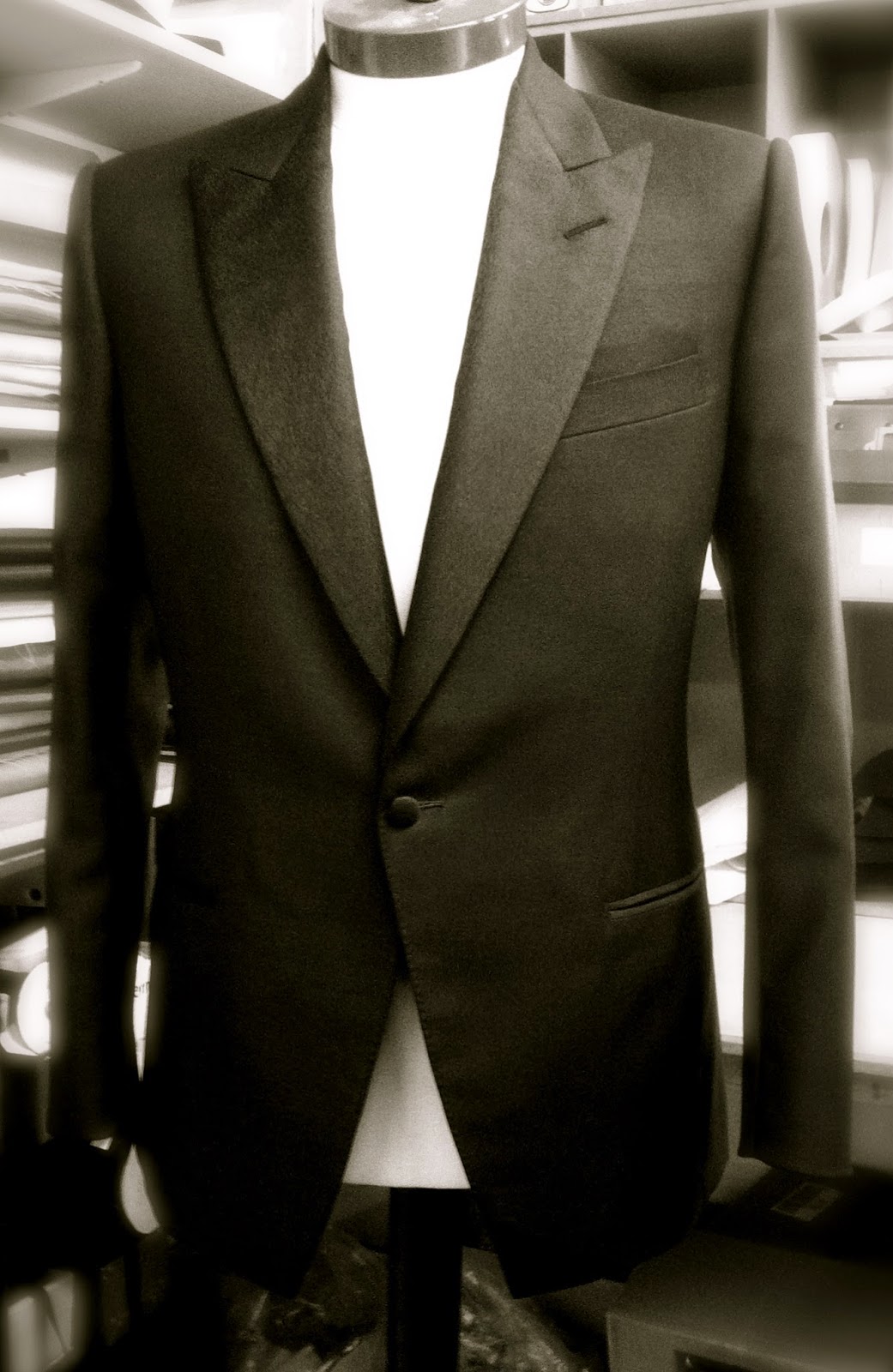 DAVIDE TAUB Gieves & Hawkes Bespoke, 4Piece Dinner Suit Jacket