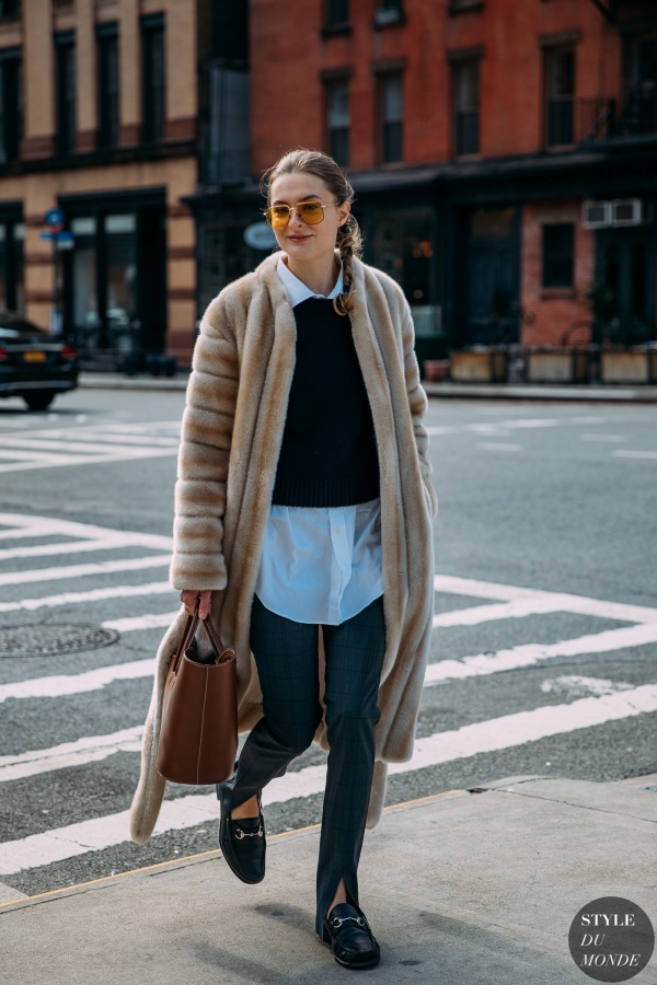 Te damos nueve fórmulas para saber cómo llevar abrigo de borreguito y ser  una reina del street style