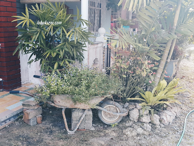 Indahnya lanskap Mama, lubuk mencari ilham terapi minda. Indahnya lanskap Mama, lubuk mencari ilham terapi minda.