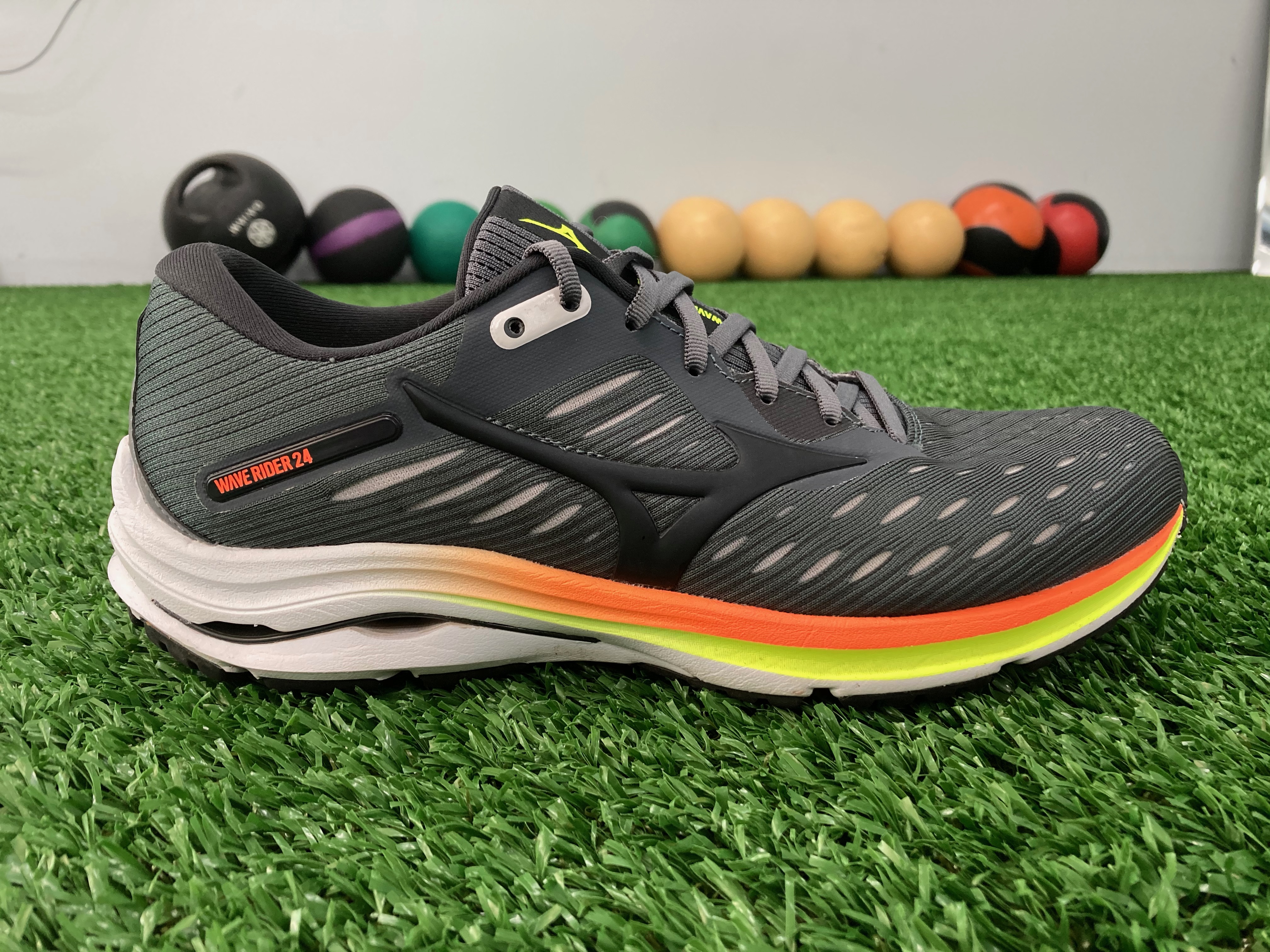 Mizuno Wave Rider 24 Mesh Multiple Tester Review - DOCTORS OF RUNNING
