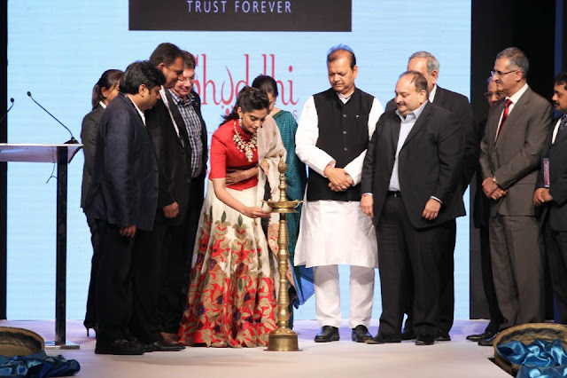 Sonam Kapoor Inaugurated IIJW 2013 at Delhi