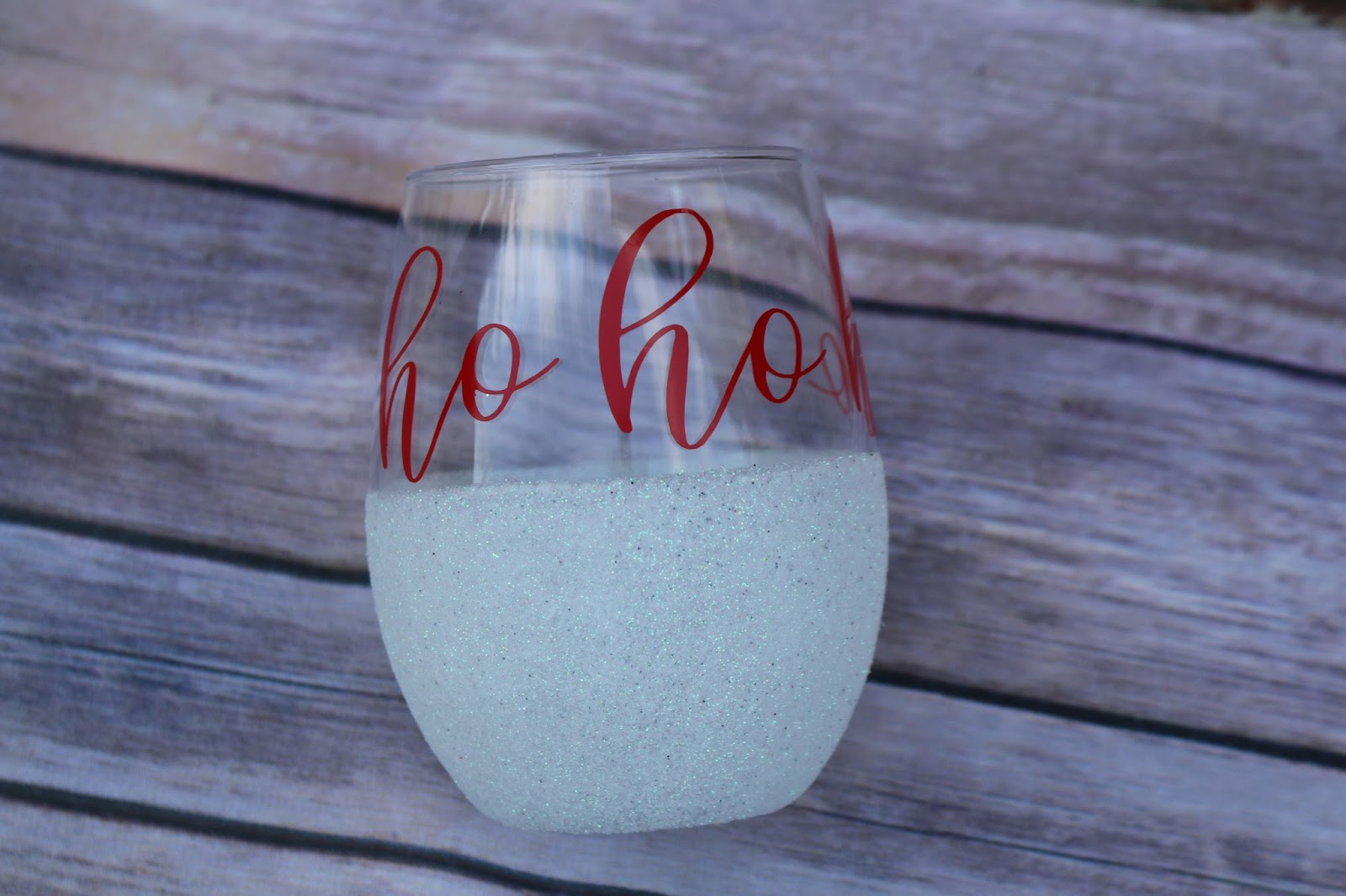How to Glitter a Stemless Wine Glass - My Glittery Heart