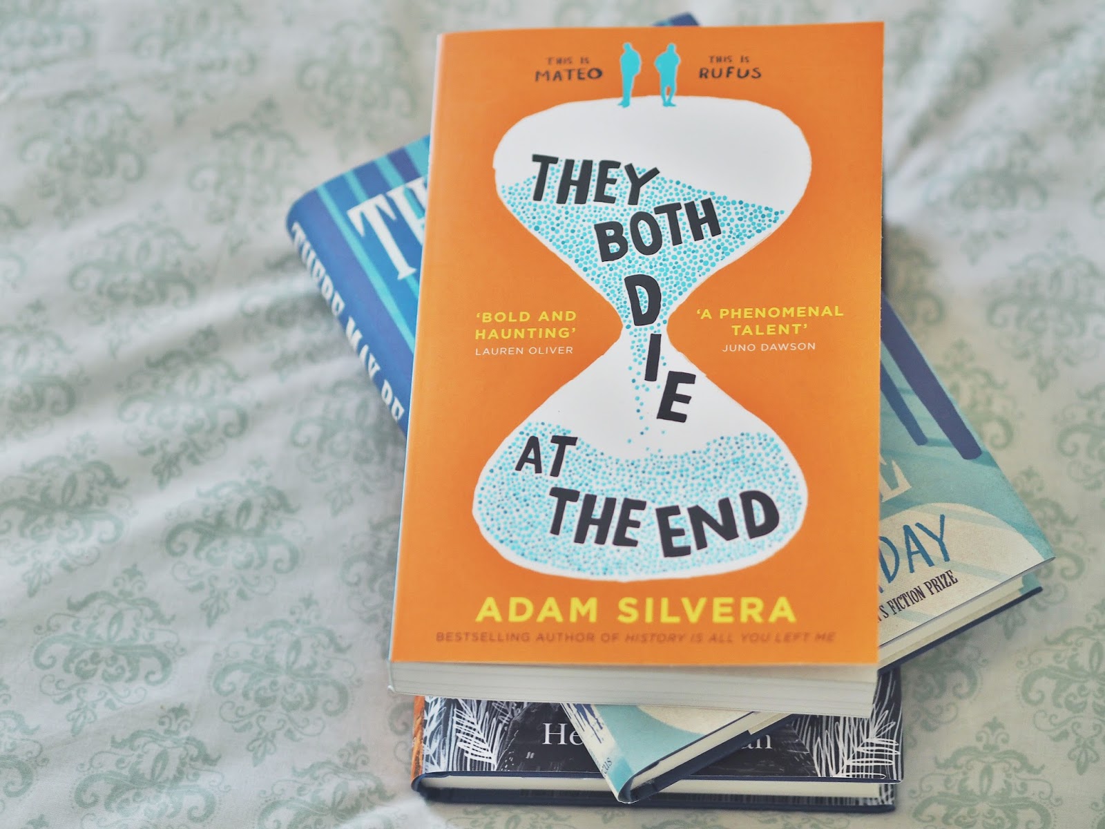 Сильвера в конце они оба умрут. They both die at the end книга. «They both die at the end» by Adam Silvera. Книга they both die at the.