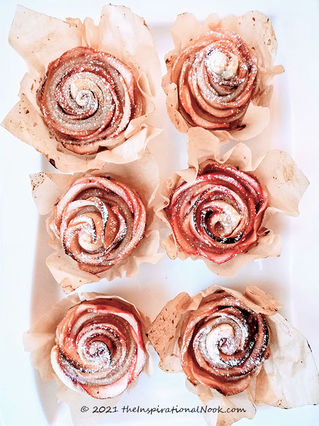 Puff pastry apple roses, baked rose apple pies, apple rosette pies