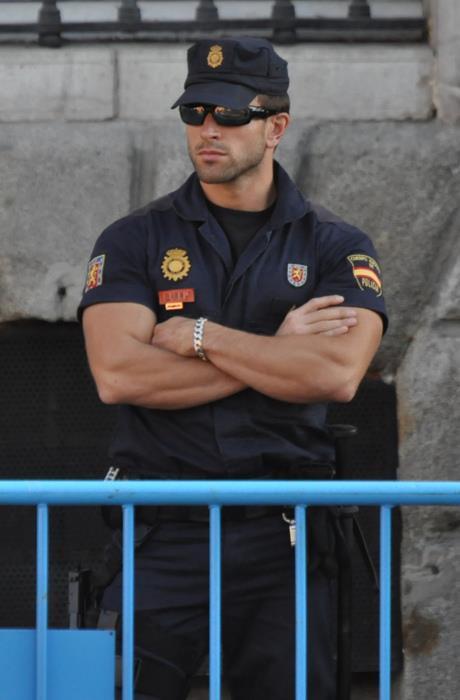 cool-fit-policeman-uniform-hunk-sunglasses