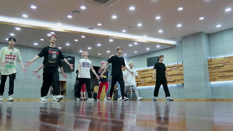 발소리 딱딱 쾌감쩌는 다인원 남돌의 군무 | 인스티즈