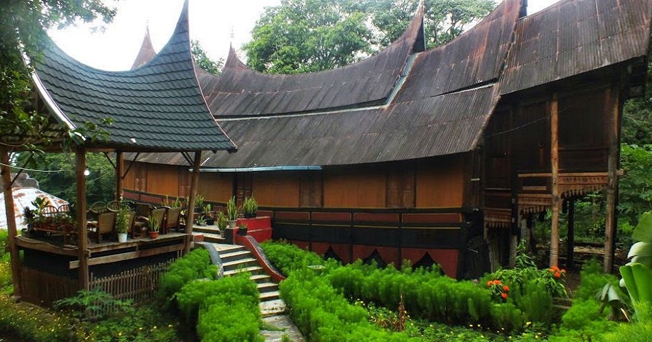 Struktur dan Fungsi Ruang Depan Rumah  Gadang Minangkabau
