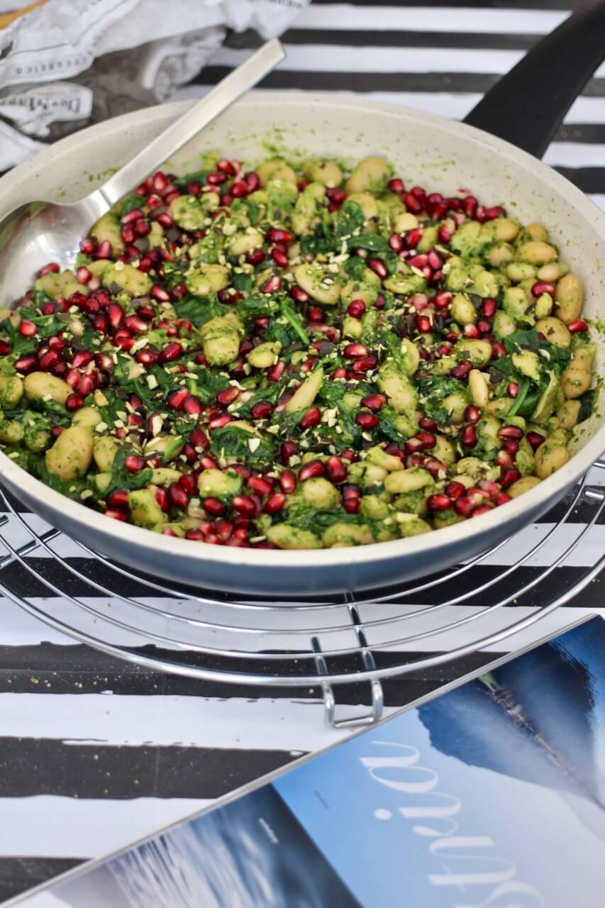 HOME OF HAPPY: LAUWARMER BOHNENSALAT MIT KRÄUTERPESTO