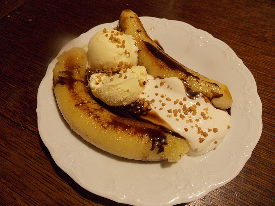 Rezepte: Gebackene Bananen mit Honigcreme und Vanilleeis