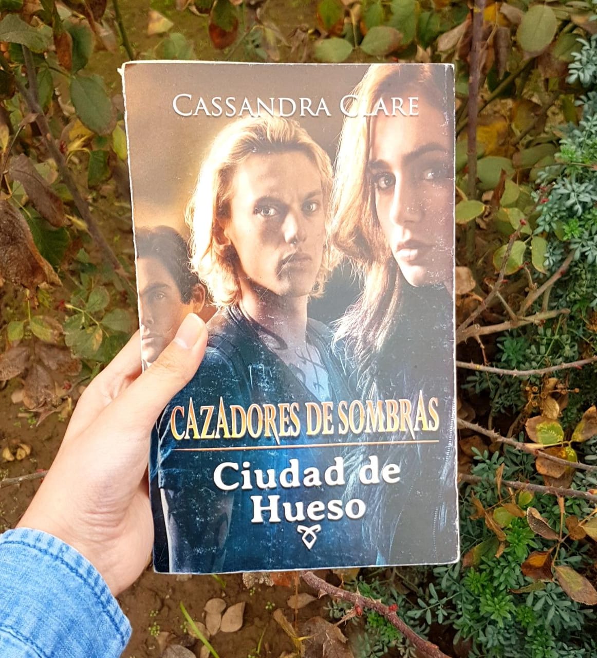 Una página, un mundo Cazadores de sombras Ciudad de hueso Una página, un mundo Cazadores de sombras Ciudad de hueso