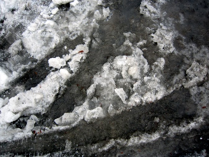 路上の氷