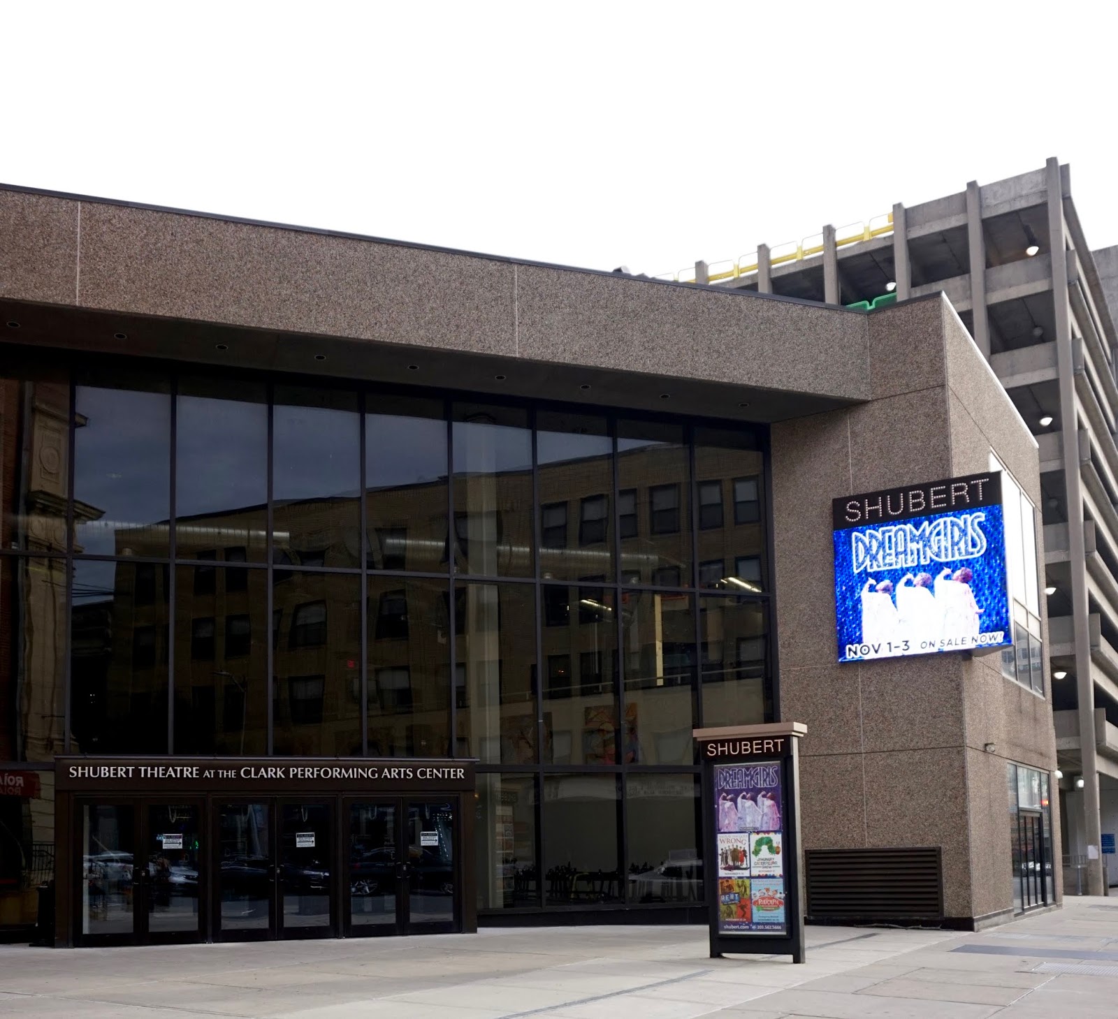 new haven Connecticut, new haven, Yale, new haven travel guide, what to do in new haven, where to stay in new haven, where to eat in new haven, sherkaan, omni new haven, Yale Peabody museum, milk craft new haven, donut crazy new haven, Sallys Apizza new haven, Sallys Apizza, Shubert theatre, new haven eats, it ropes course new haven, it ropes course review, what to eat in new haven, where to explore in new haven, new haven must-eat, new haven ct.