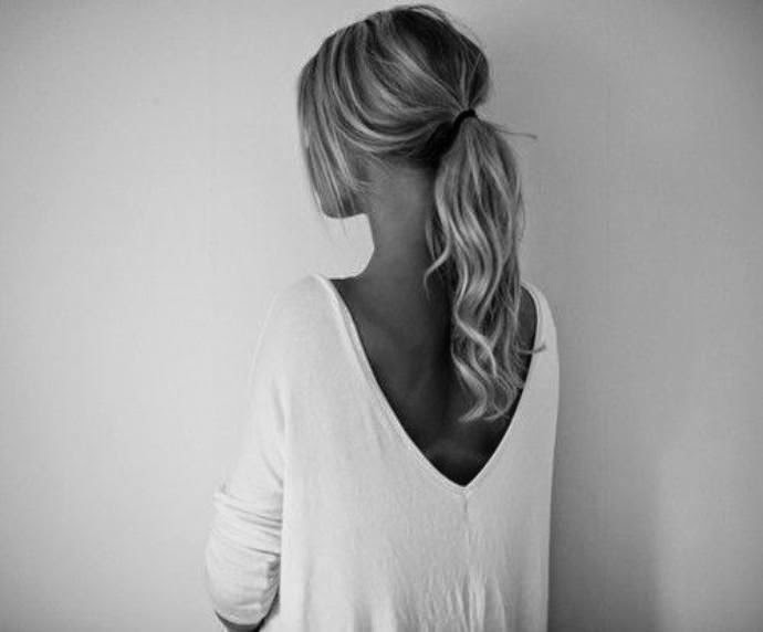 Картинки блондинок со спины со средними волосами