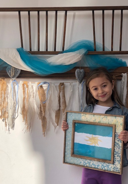 "SALVE ARGENTINA, BANDERA AZUL Y BLANCA..."