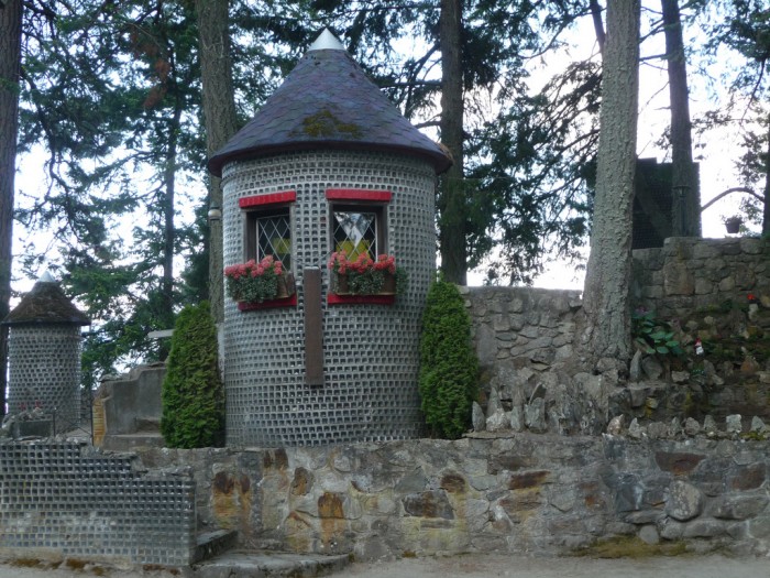 Deformutilation Embalming Bottle House