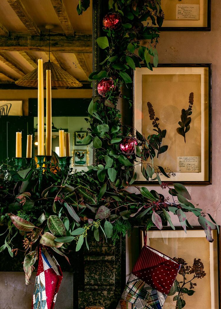 A Cozy English Cottage Decorated For Christmas