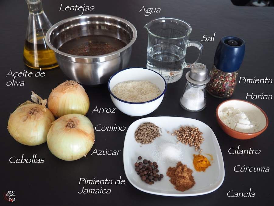 Mejadra o Mujaddara, guiso especiado de lentejas y arroz serviso con abundante cebolla frita, tradicional de todo el Oriente Medio