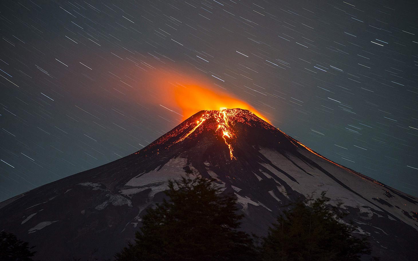 Заметивший вулкан. Вильяррика Чили. Вильяррика (вулкан). Вулкан Вилларика в Чили. Извержение вулкана Вильяррика в Чили.
