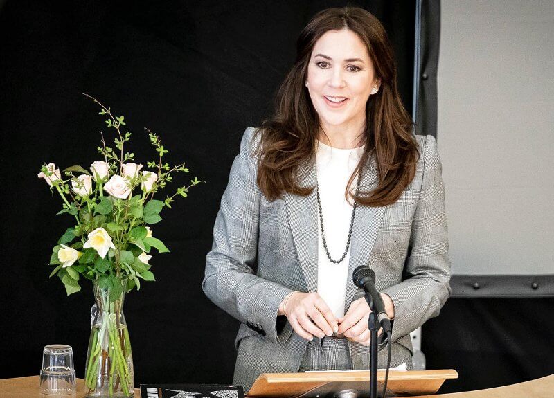 Crown Princess Mary wore a new checked wool-blend blazer, trousers suit from Alexander McQueen. Prince of Wales. Bottega Veneta