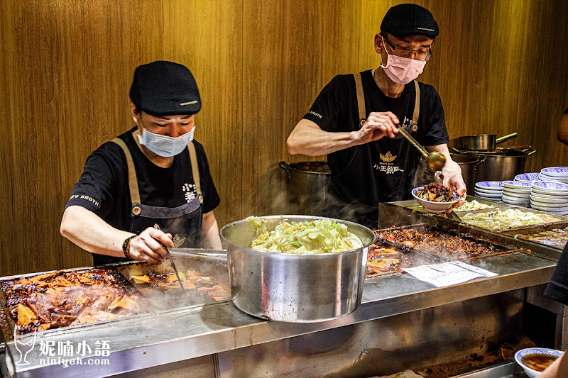 【華西街夜市美食】小王煮瓜。必比登!網評盛讚『黑金滷肉飯』 【華西街夜市美食】小王煮瓜。必比登!網評盛讚『黑金滷肉飯』