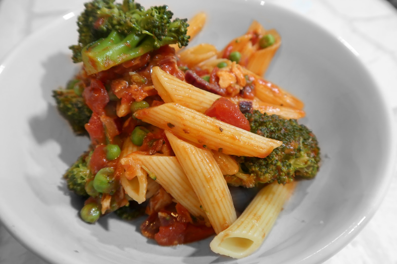 SALMON + BROCCOLI PENNE IN SKINNY TOMATO SAUCE Jasmine McRae UK