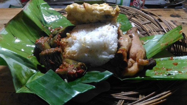 Nasi Angkringan Cak Kasan - Probolinggo, Jawa Timur;Kuliner Nusantara: Nikmatnya Lima Menu Kuliner Jawa Timur;