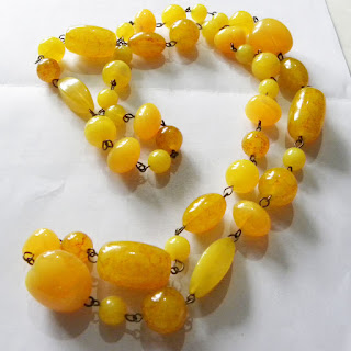 Yellow bead vintage necklace 1920s