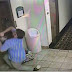 Salva a perro de morir decapitado por un ascensor