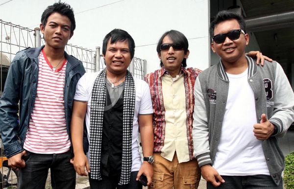 Biodata dan Foto Wali Band | Celebsup