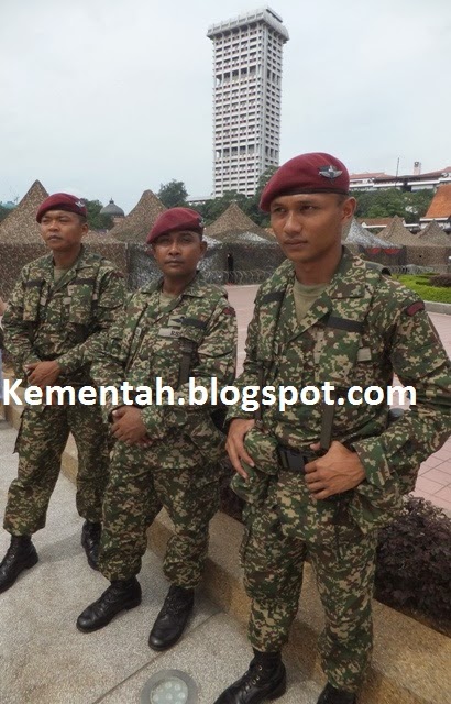 Senang Diri Guide to Malaysian  Armed Forces MAF new 