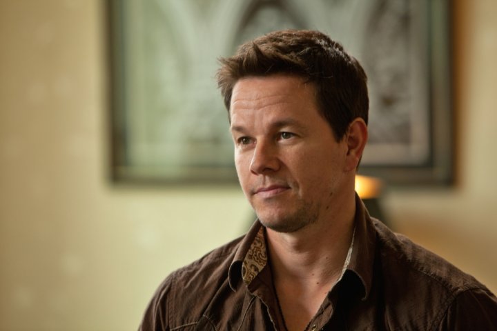 GeekMatic!: PRESS RELEASE: Mark Wahlberg in 2 Guns!