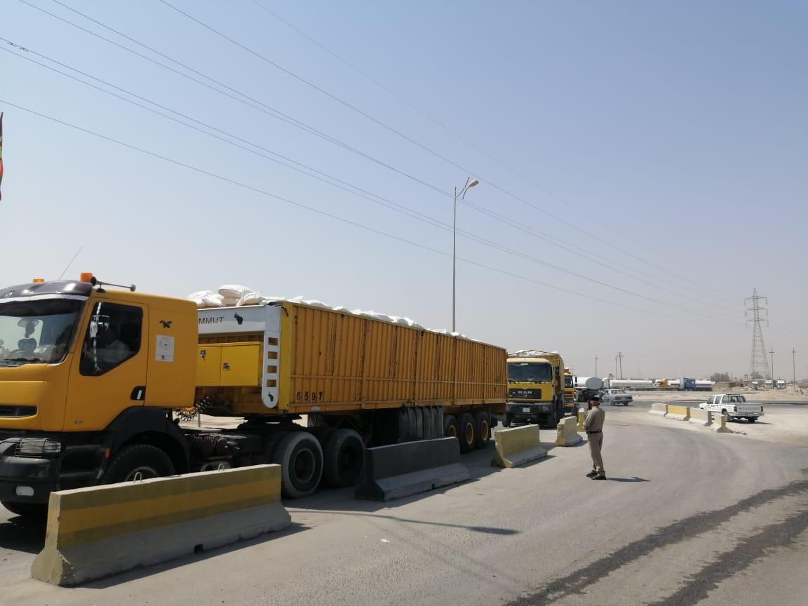 العراق يرسل آلاف الاطنان من مادة الطحين إلى لبنان عبر ميناء أم قصر الجنوبي
