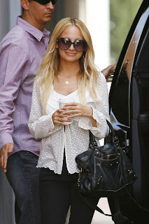 NICOLE RICHIE FASHION: Close up - Traffic school