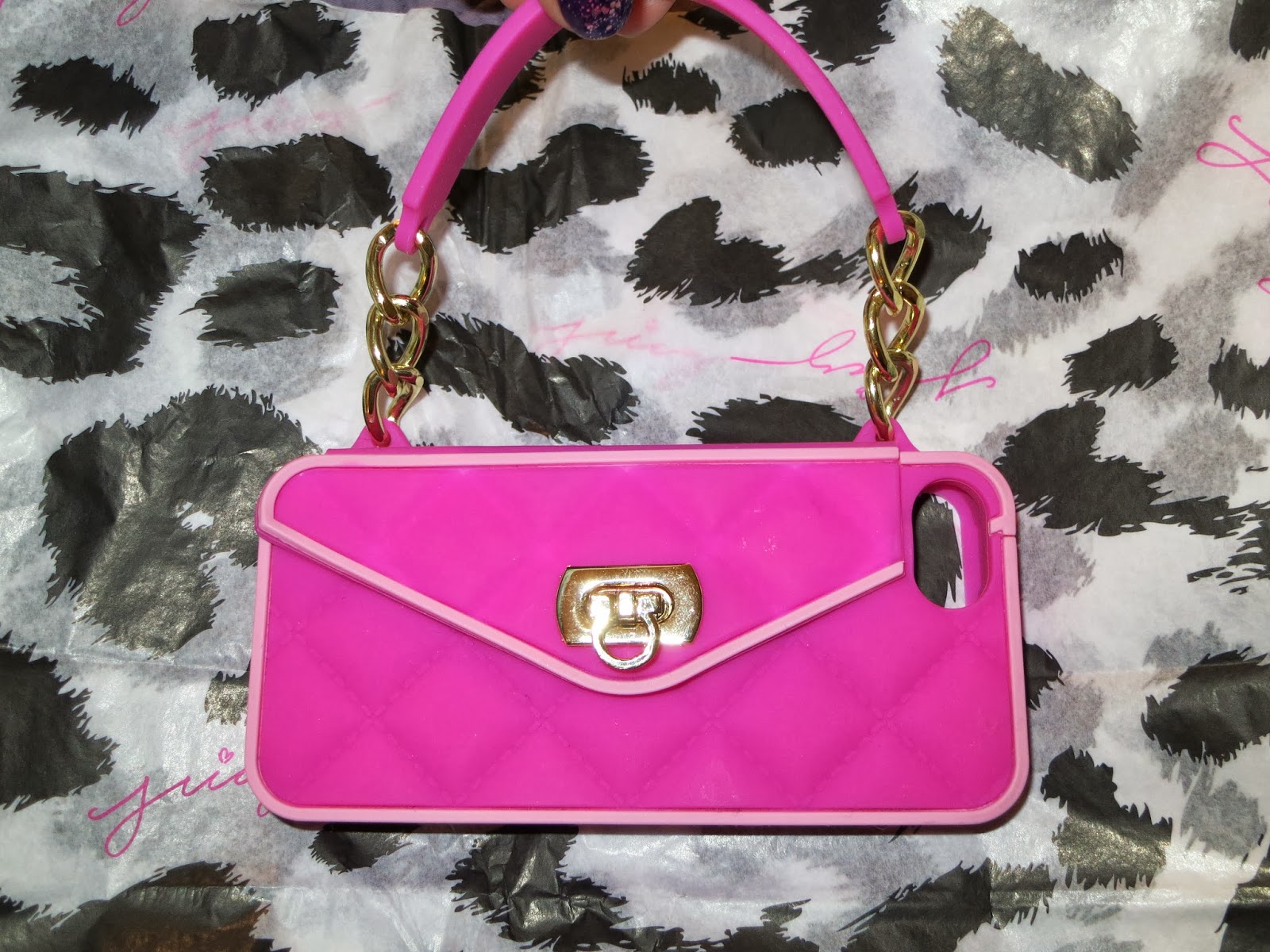 Ask Away Blog: Carry Your Phone in Style with Pursecase *Giveaway* Ends 1/29