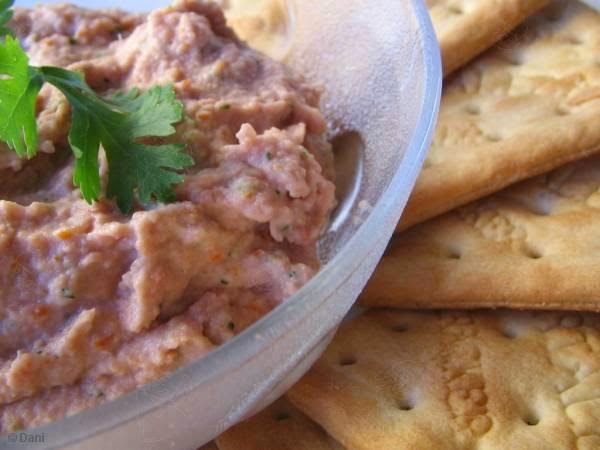 Patê de Salsicha Fácil e Delicioso Patê de Salsicha Fácil e Delicioso