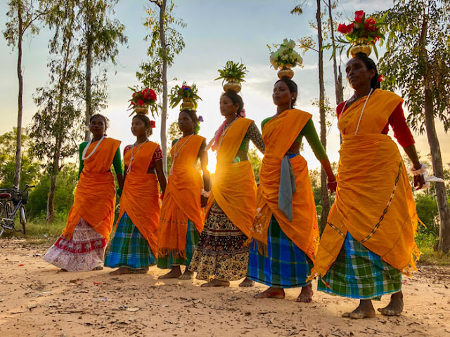 Things to do at Satuday market at Shantiniketan shanibarer haat saturday market shantiniketan