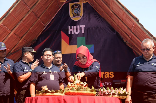 Pemotongan Tumpung HUT Ke 4 RSUD Bagas Waras Pemotongan Tumpung HUT Ke 4 RSUD Bagas Waras