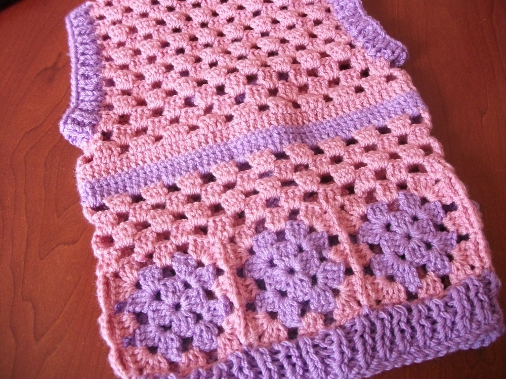 Kuzeyin Annesinden Motifli Tığ İşi Bebek Yeleği Nako Pırlanta