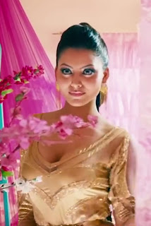 Urvashi Rautela In Daddy Mummy Song From Bhaag Johnny (3)