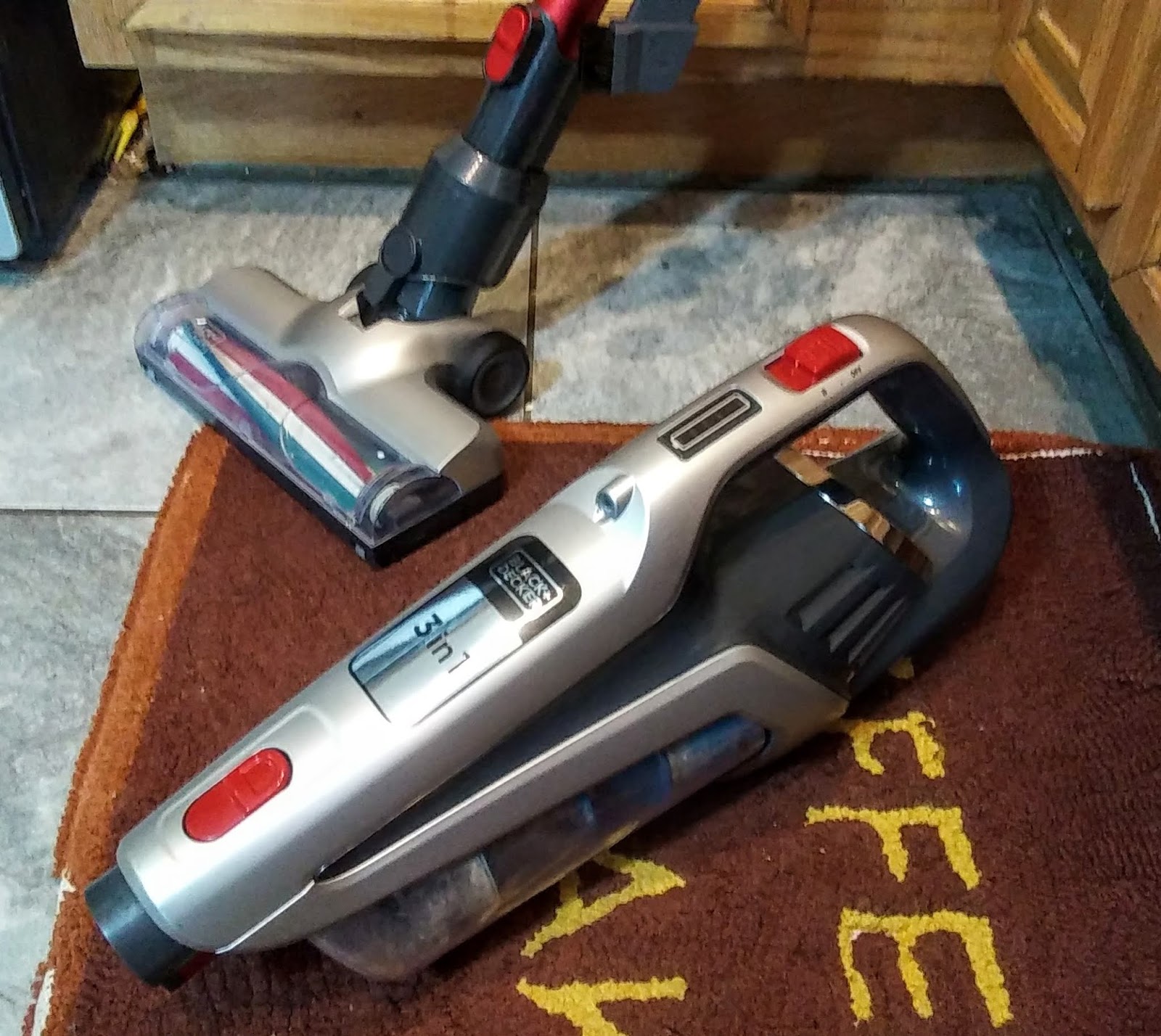 Mom Knows Best: The Black And Decker 3 in 1 Stick Vacuum Is Awesome