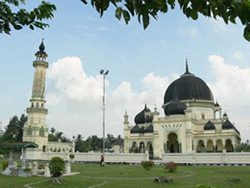 Masjid Azizi Tanjung Pura