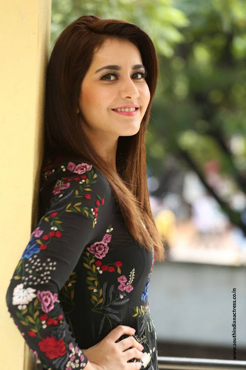 Raashi Khanna at Jai Lava Kusa movie interview